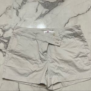 Vineyard Vines Size 2 Khaki Short Beige